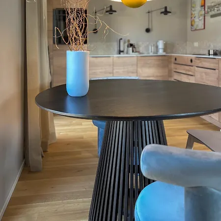 Loewenherz Homes - Bijou Appartement
